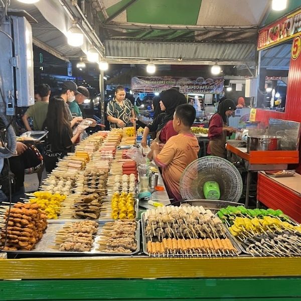 Visit Florida Night Market with ZFB Travel